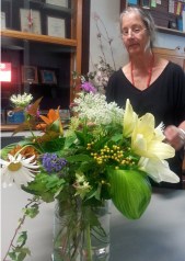 Jutta and a bouquet.
